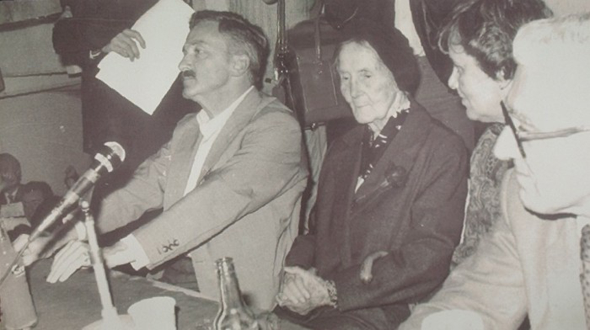 Guillermo Estévez Boero junto a Alicia Moreau de Justo